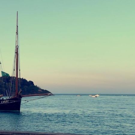 Bed and Breakfast Les Pieds Dans L'Eau 2 Cancale Exterior foto