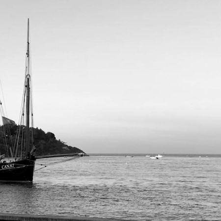 Bed and Breakfast Les Pieds Dans L'Eau 2 Cancale Exterior foto