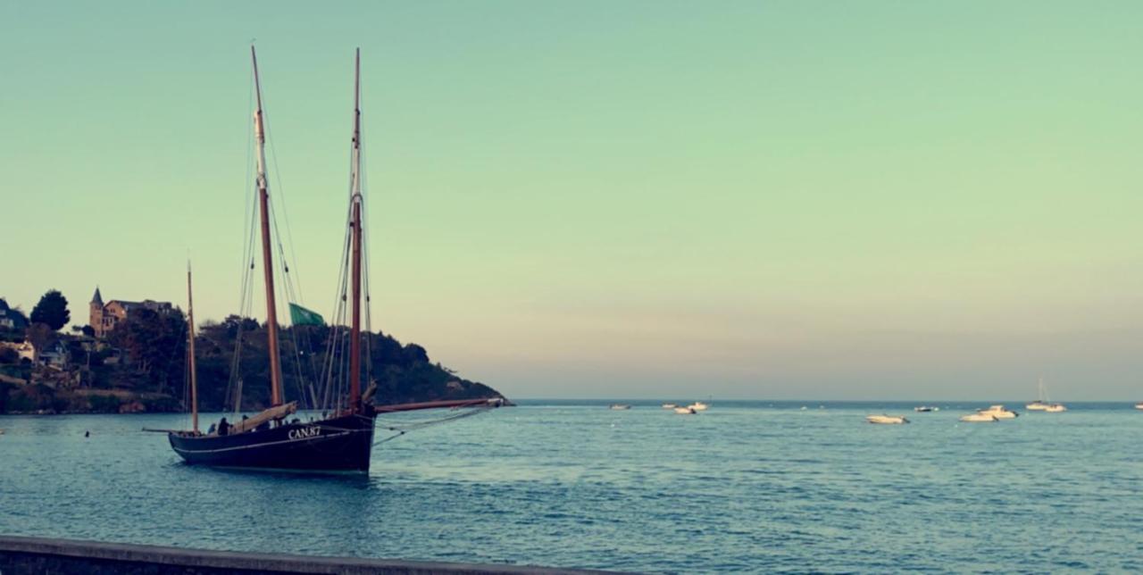 Bed and Breakfast Les Pieds Dans L'Eau 2 Cancale Exterior foto